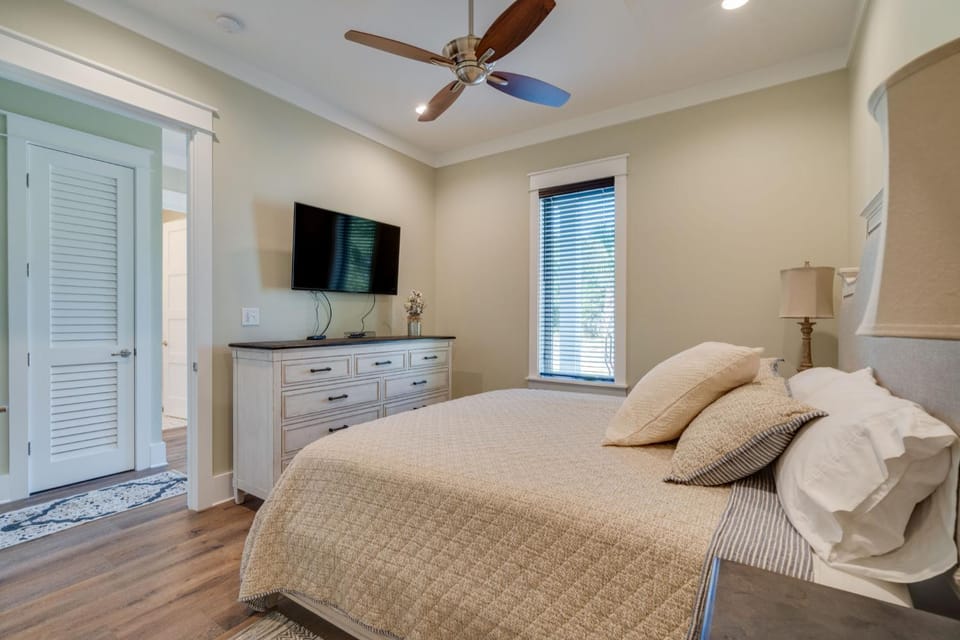 Sea Glass Cottage House in Miramar Beach