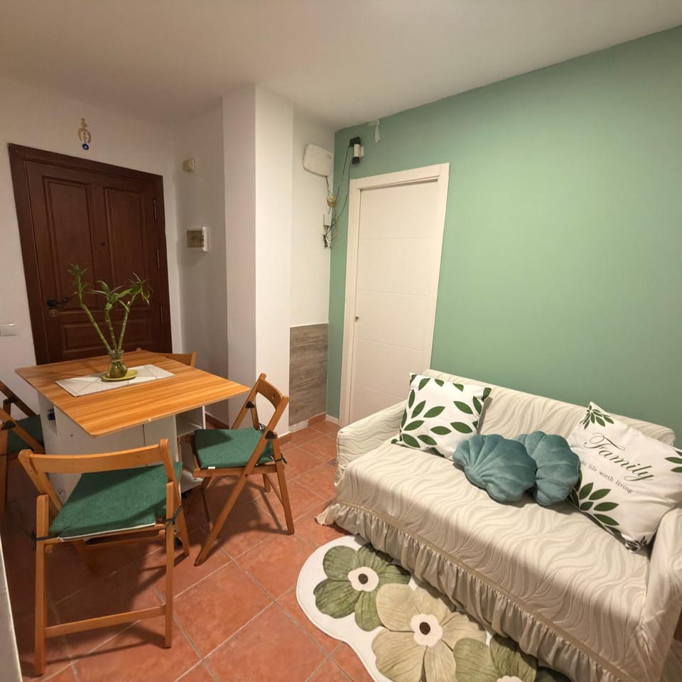 Living room, Photo of the whole room, Dining area