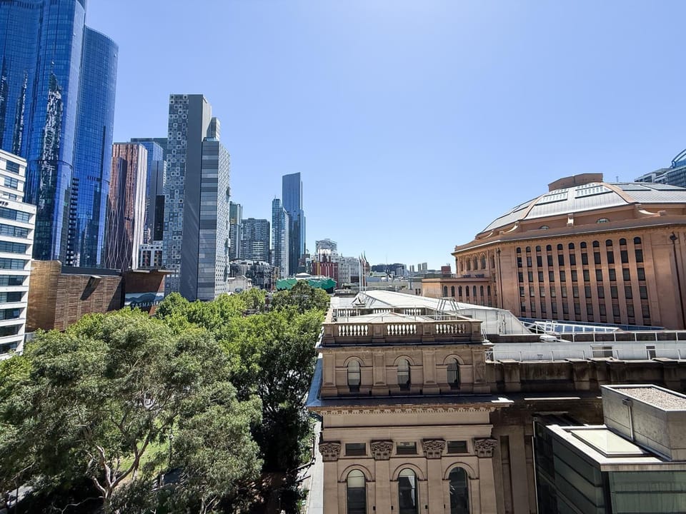 QV Spacious 2BR APT CityCentre State Library Apartment in Melbourne