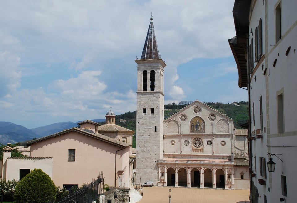 Nearby landmark, Location