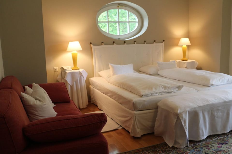 Day, Photo of the whole room