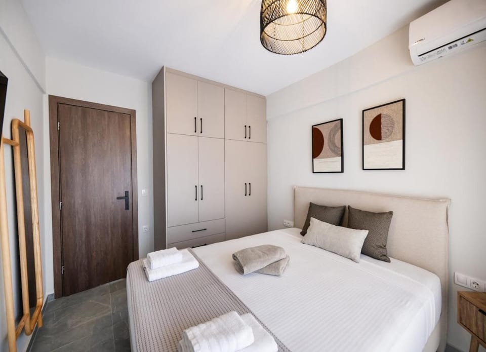 Bedroom, wardrobe