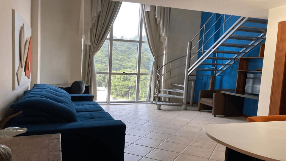 Seating area, Area and facilities