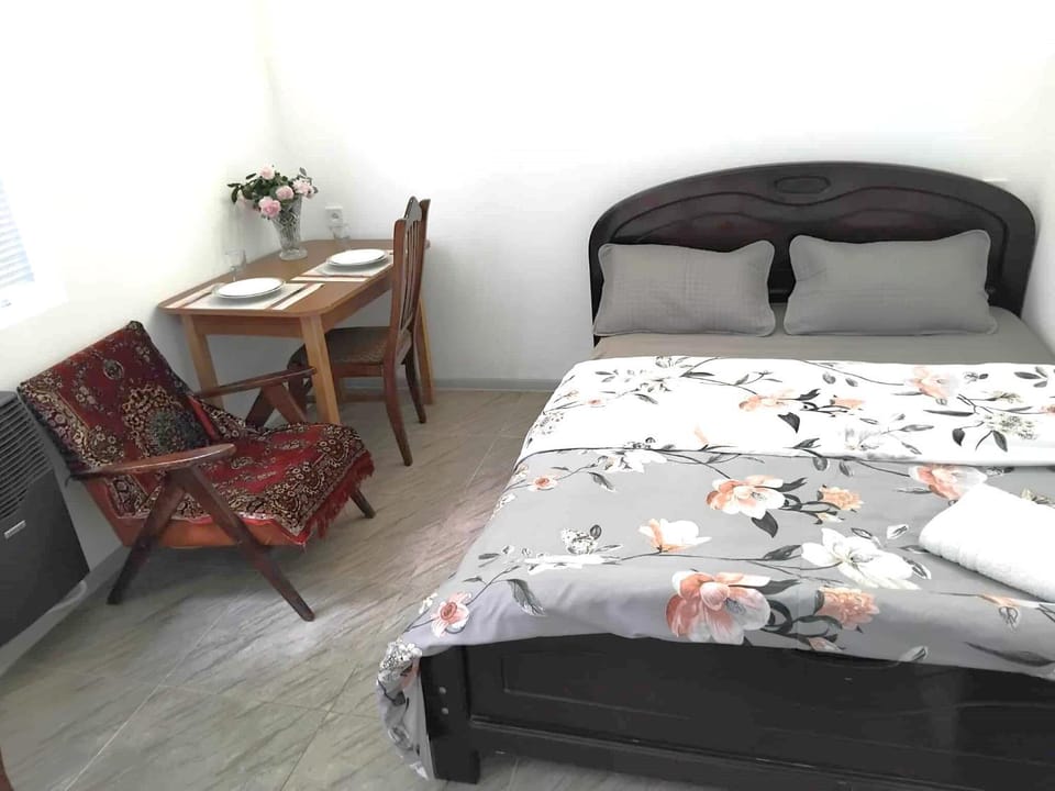 Bed, Living room