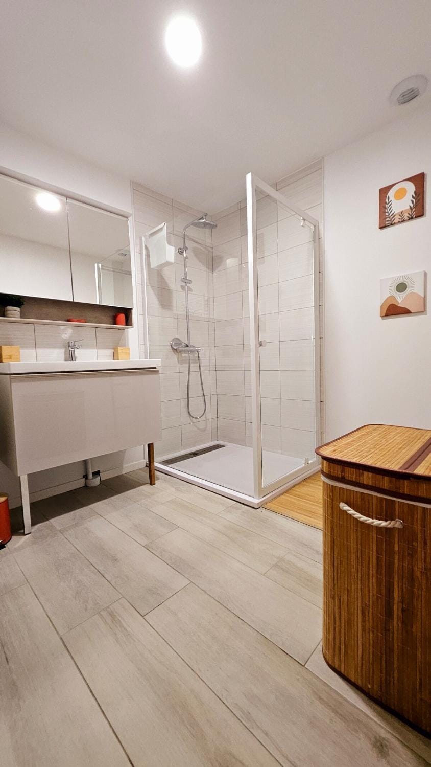 Shower, Bathroom