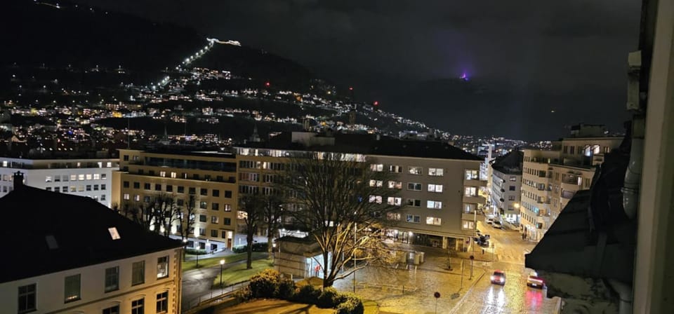 Night, Neighbourhood, City view, Mountain view