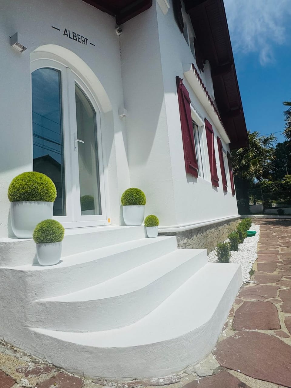 Facade/entrance