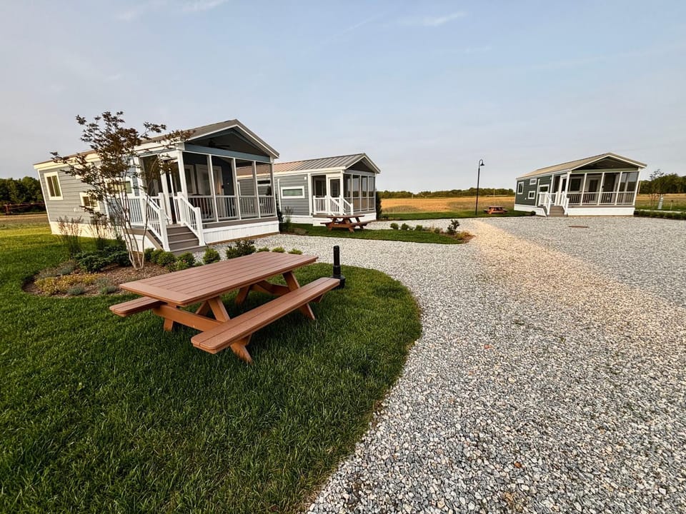 Property building, Spring, Natural landscape, Parking