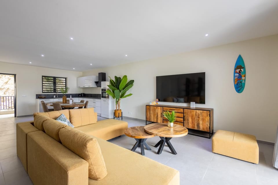 TV and multimedia, Living room, Dining area