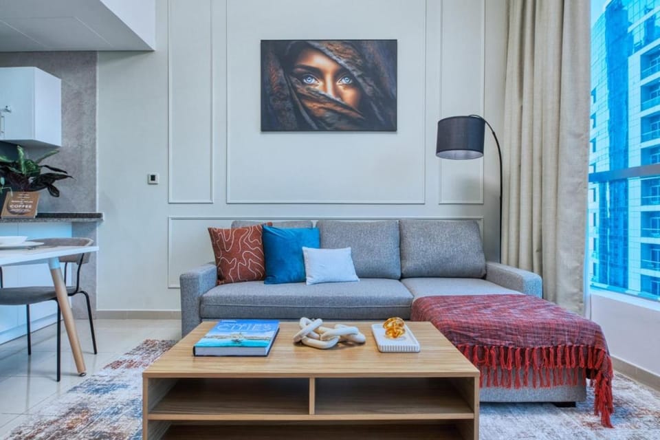 Waterfront 1BR - Marina Views - Walk to Beach & Mall Apartment in Dubai