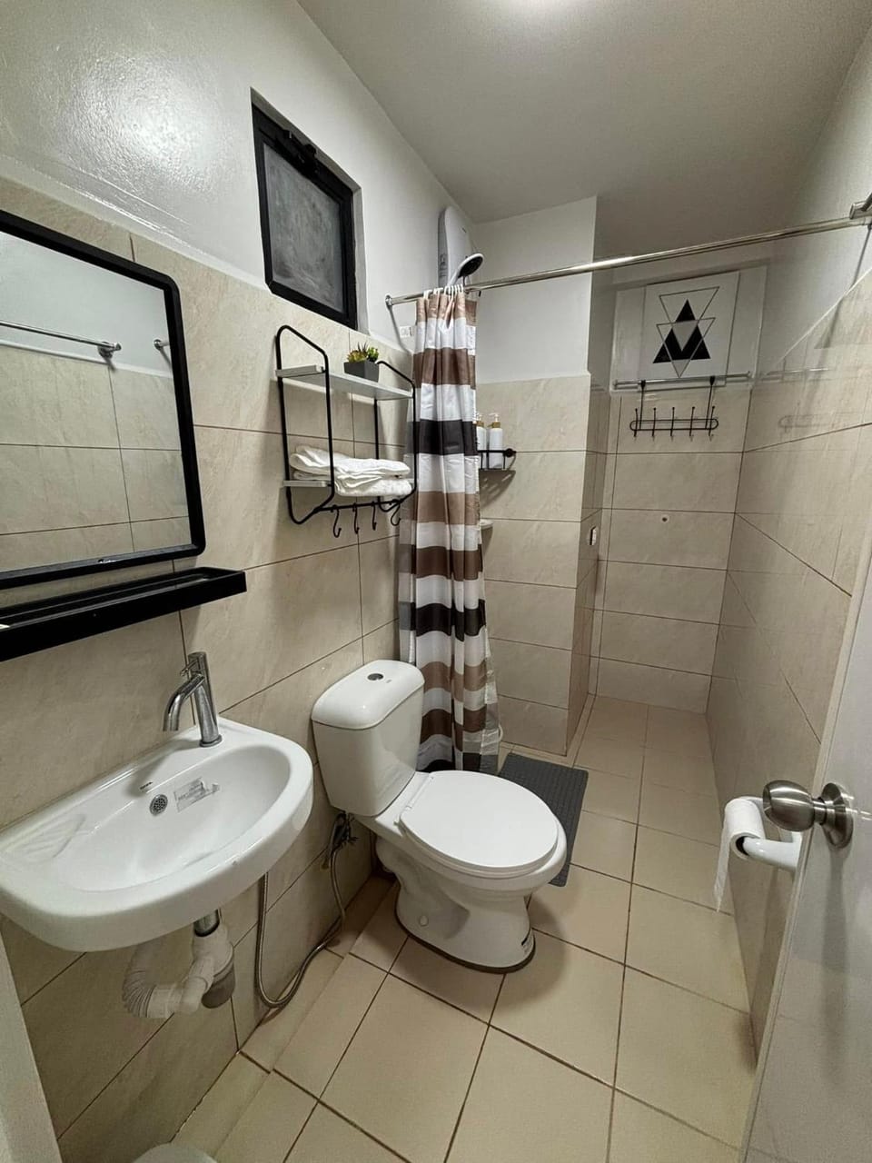 Shower, Toilet