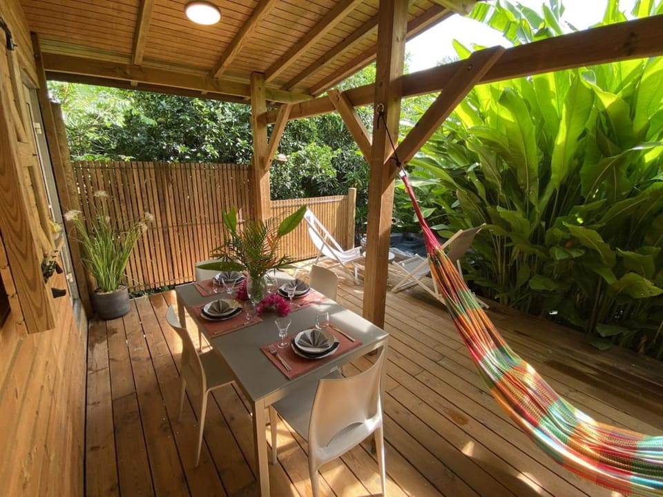 Kazananas, private spa, Helleux Beach Apartment in Sainte-Anne