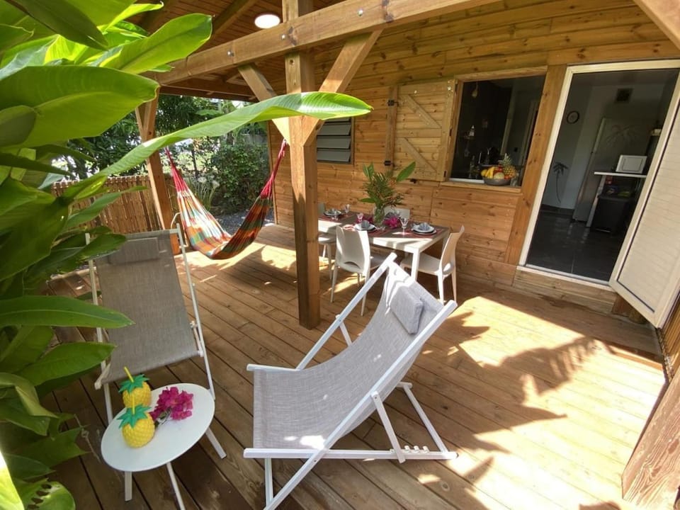 Kazananas, private spa, Helleux Beach Apartment in Sainte-Anne