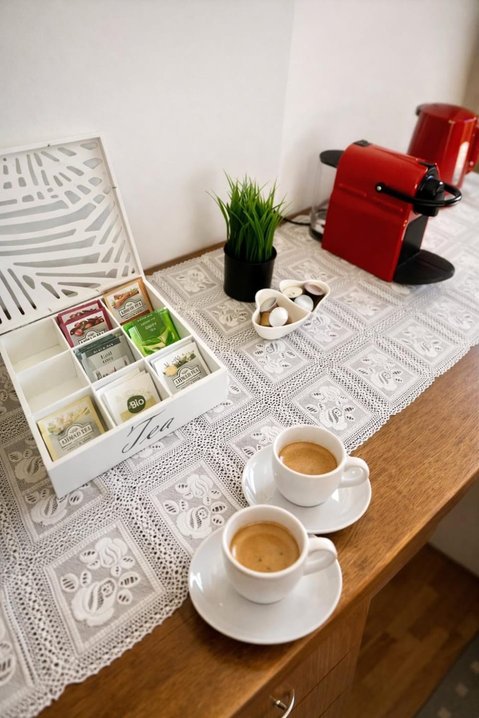 Coffee/tea facilities, Seating area, Dining area