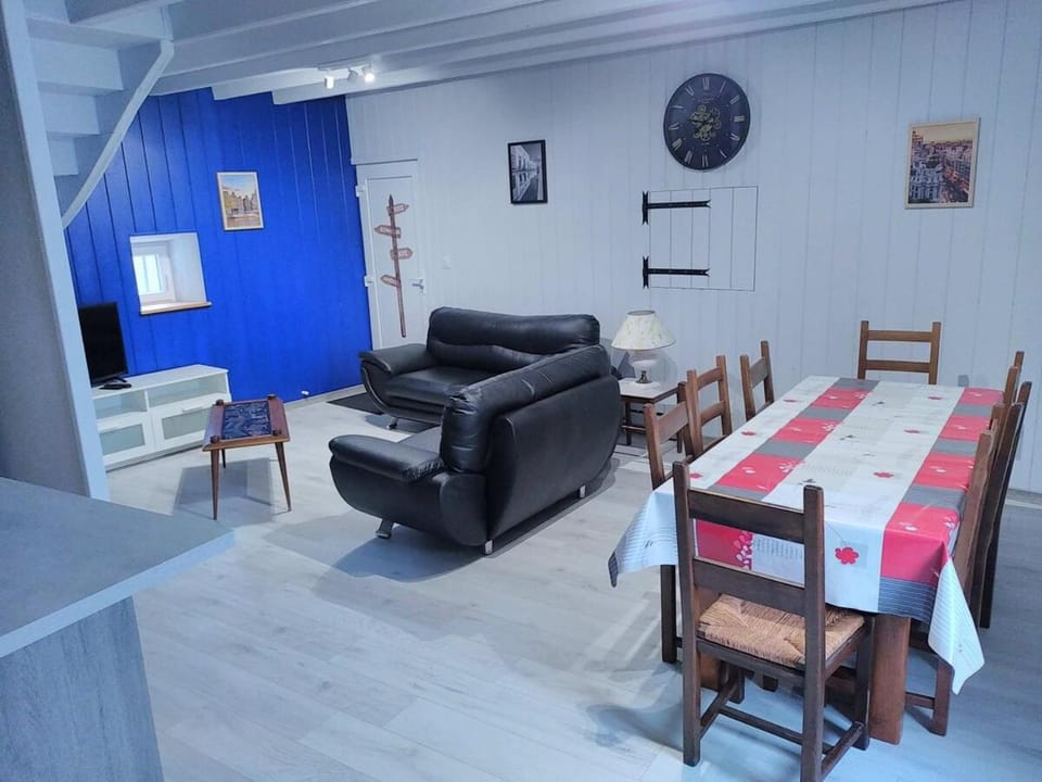 Communal lounge/ TV room, Seating area