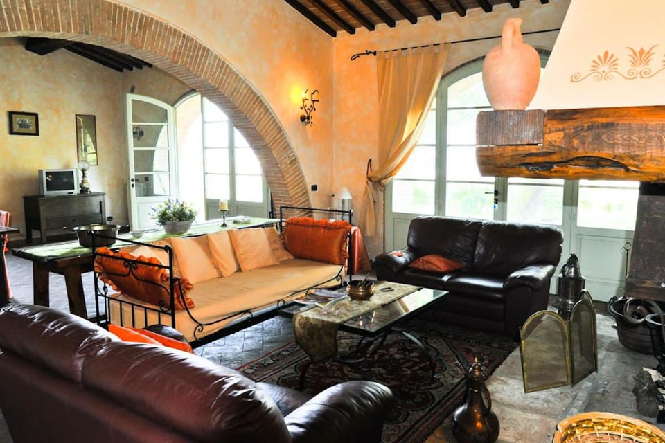 La Fonte Carducciana Farm Stay in Tuscany