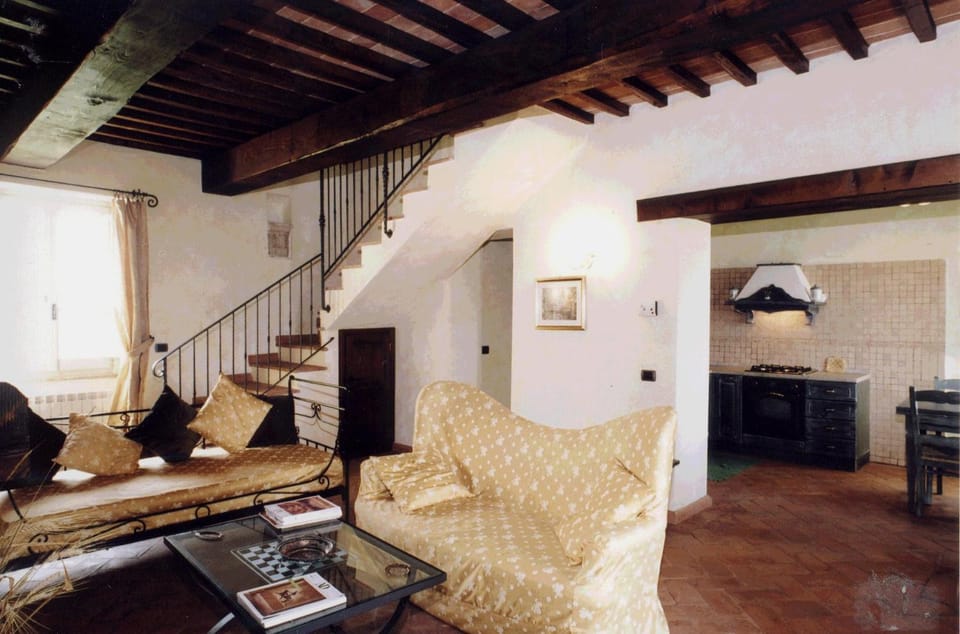 La Fonte Carducciana Farm Stay in Tuscany