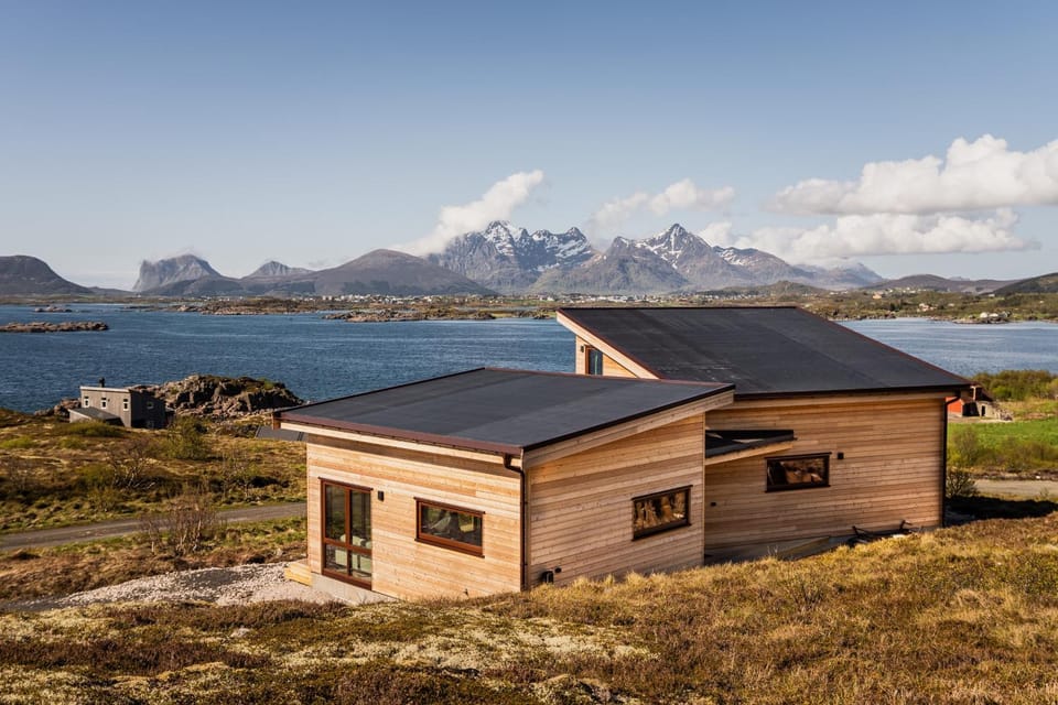 Property building, Natural landscape, Mountain view, Sea view