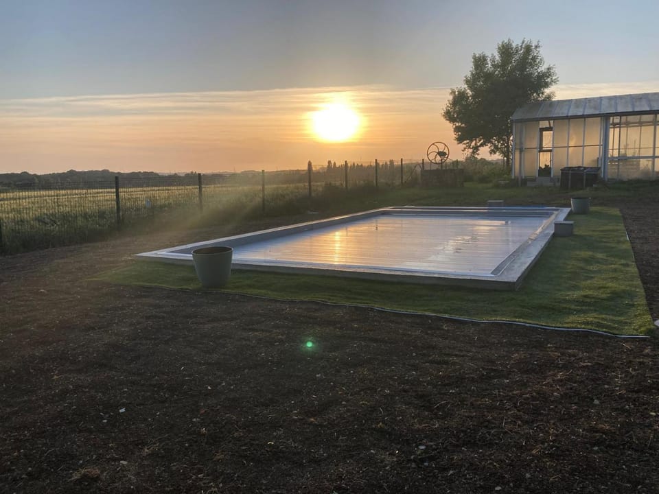 Swimming pool, Swimming pool