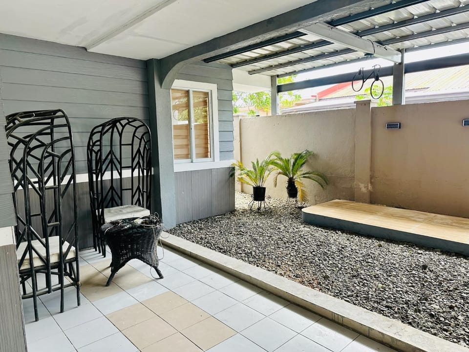 The Alusiman Home - 4 bedroom home House in Iloilo City