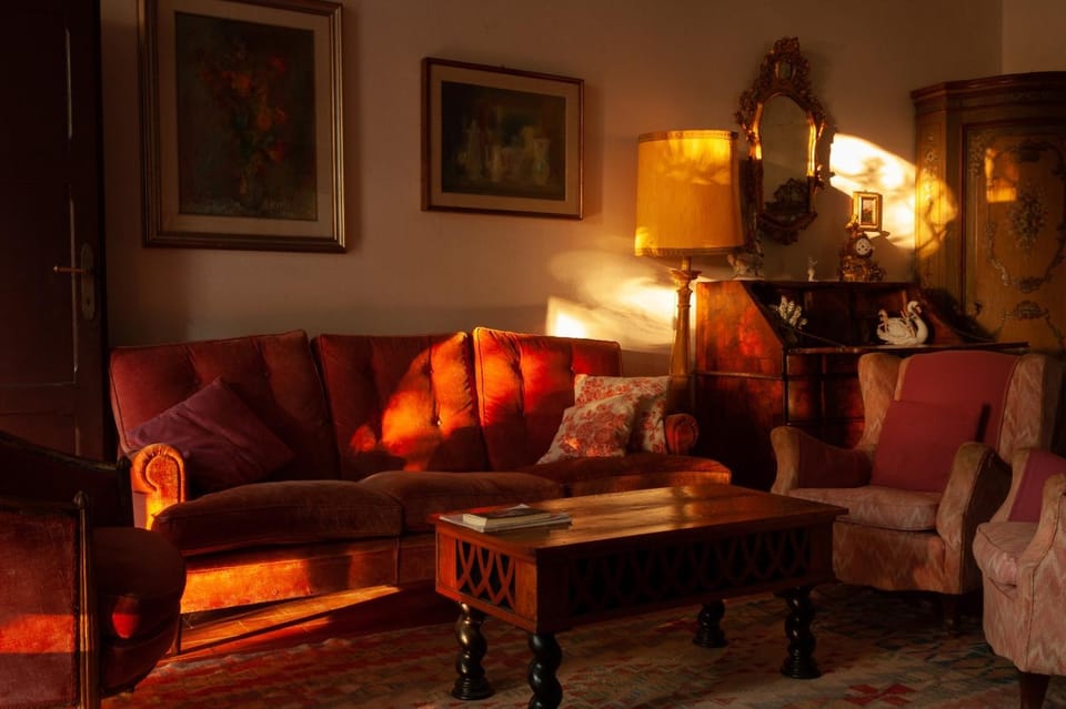 Summer, Lobby or reception