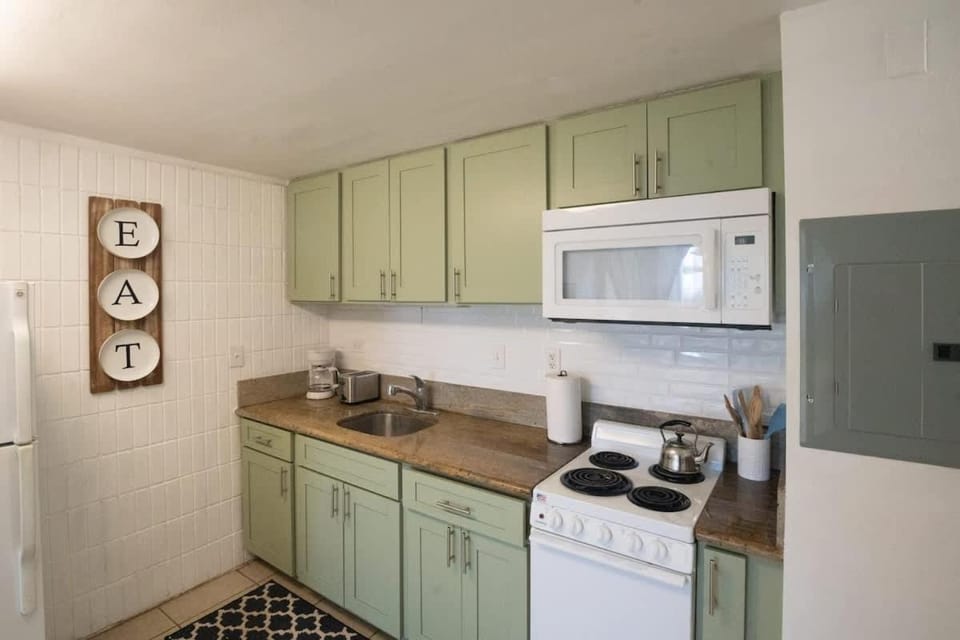 Ground Level Beachfront Studio Apartment in Punaluu