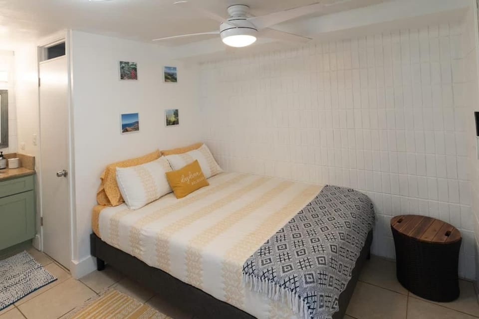 Ground Level Beachfront Studio Apartment in Punaluu