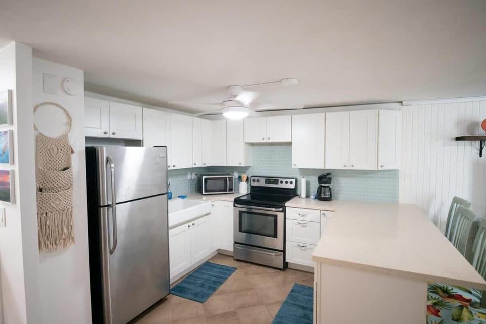 Beach & Country Beachfront Studio Apartment in Punaluu