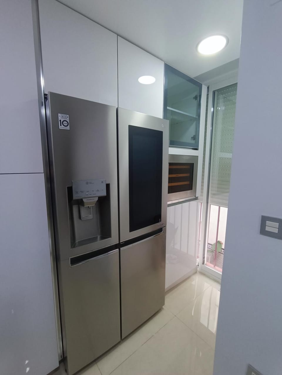 Kitchen or kitchenette, minibar, kitchen