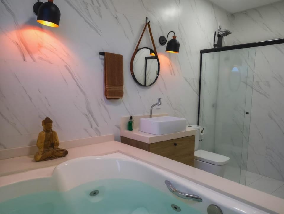 Duplex com hidro - 200m da Praia de Mariscal Apartment in Bombinhas