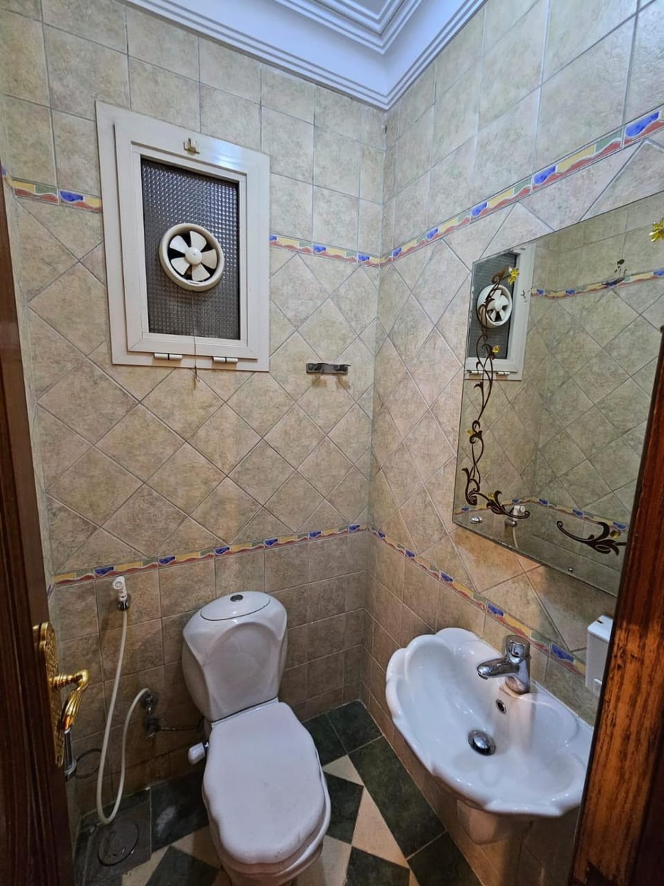 الدقي امام نادي الصيد Apartment in Egypt
