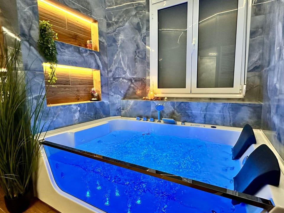 Hot Tub, Bathroom, Bath