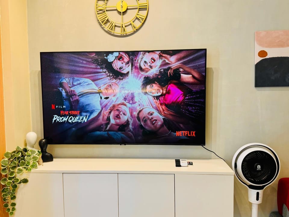 Staycation in viceroy mckinley near venice grand canal Apartment hotel in Makati