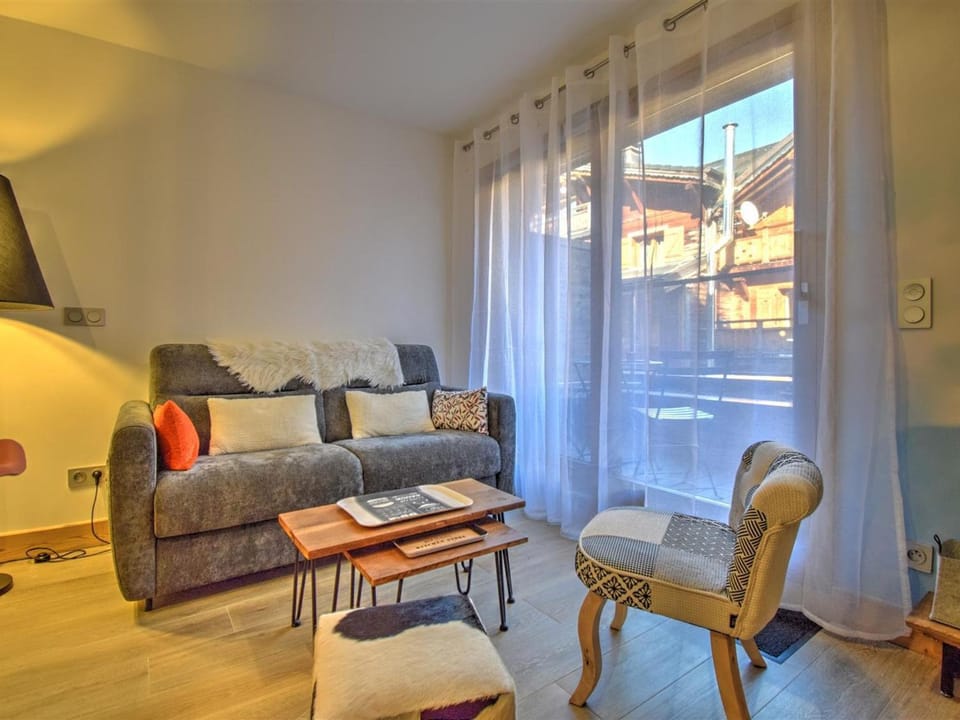 Appartement Charmant avec Terrasse au Centre de Morzine - FR-1-524-136 Apartment in Montriond