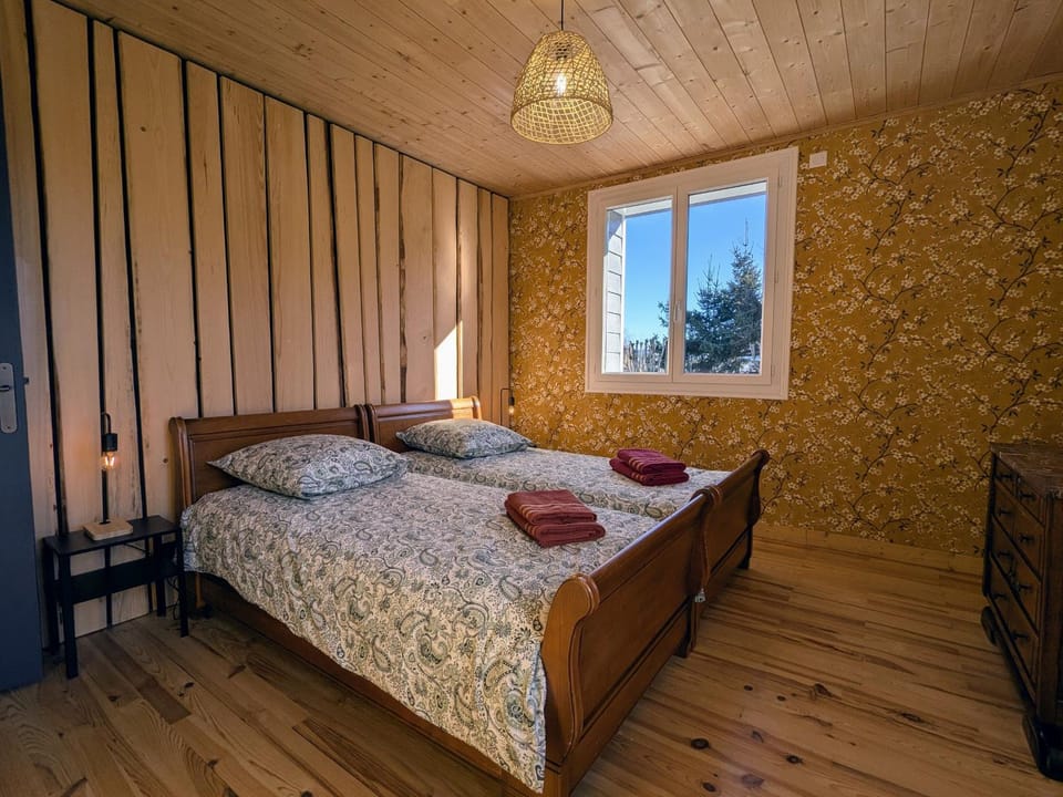 Gîte spacieux pour 10 pers. avec grand jardin à Tence Country House in Auvergne-Rhône-Alpes
