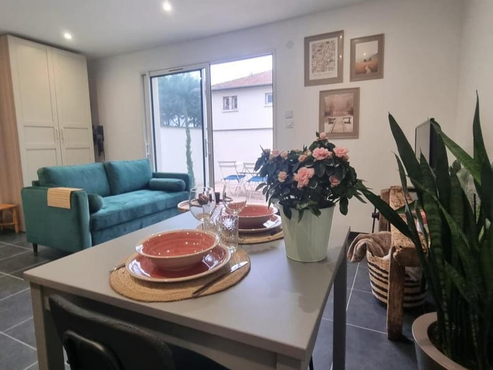 Charmant gîte à Montrond-les-Bains avec parking et wifi - FR-1-496-342 House in Auvergne-Rhône-Alpes