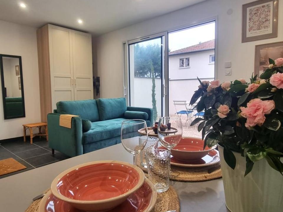 Charmant gîte à Montrond-les-Bains avec parking et wifi - FR-1-496-342 House in Auvergne-Rhône-Alpes