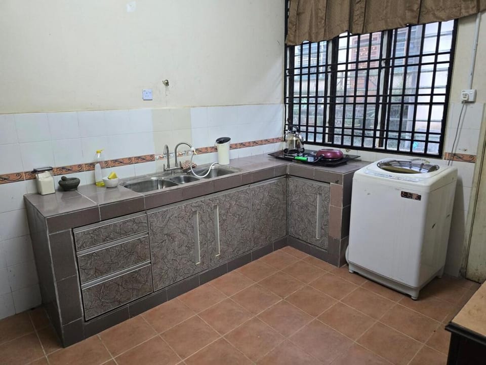Damansara Kuantan Guest House House in Terengganu, Malaysia