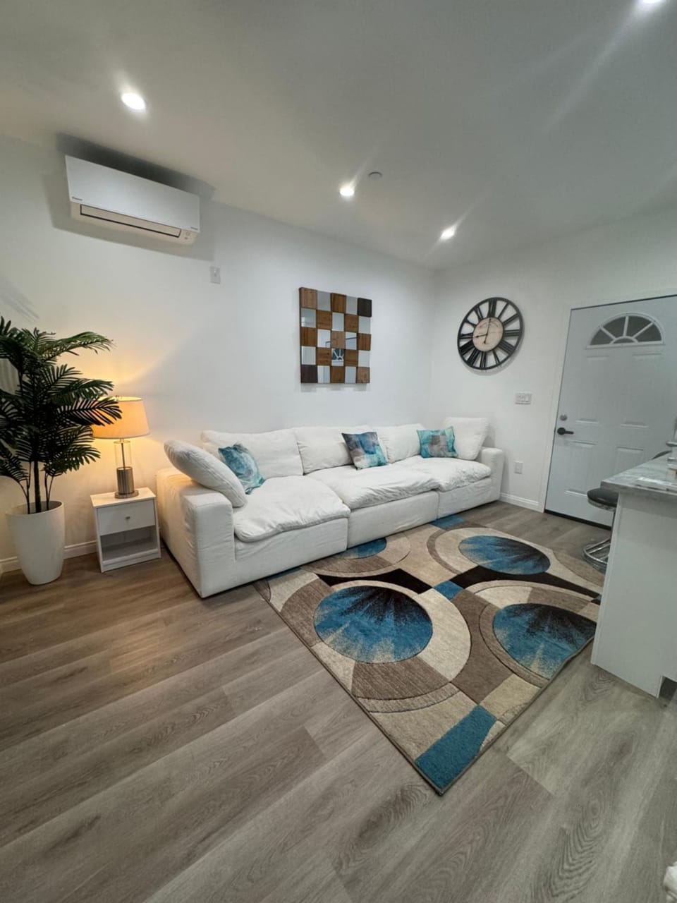 Luxury mini house Apartment in Canoga Park
