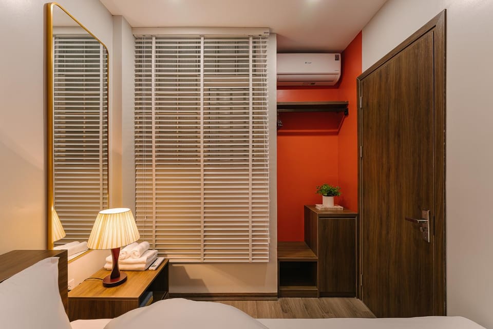 Bedroom, air conditioner