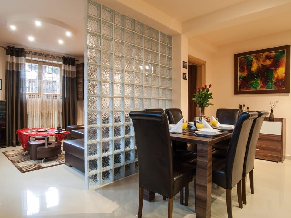 Food close-up, Photo of the whole room, Seating area, Dining area