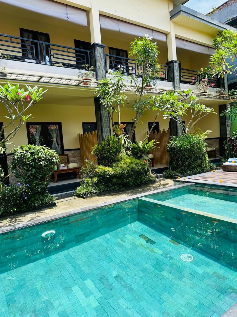 Swimming pool