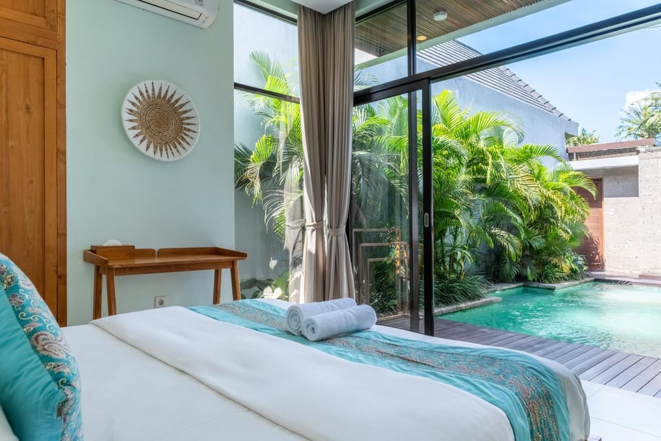 Bed, View (from property/room), View (from property/room), Bedroom