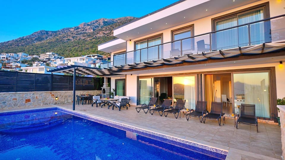 Property building, Swimming pool