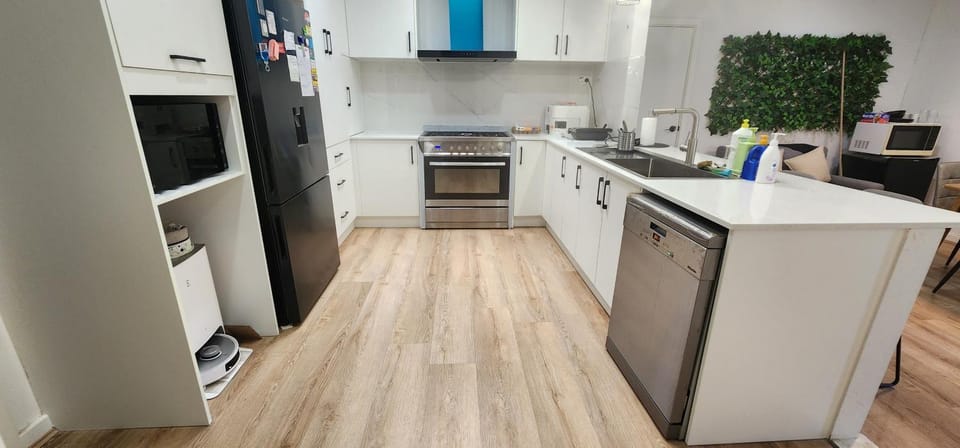 Kitchen or kitchenette, Kitchen or kitchenette
