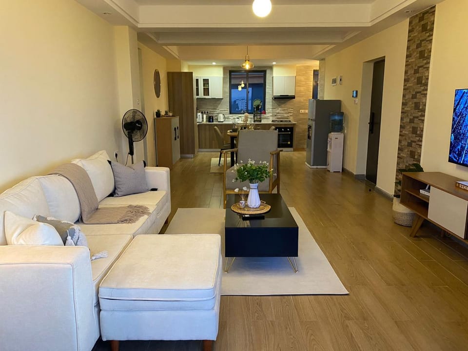 supreme luxury living apartments with breathtaking amazing city views gym heated swimming pool fully equipped gym children playground and ample parking space and proximity to major shopping malls and gourmet restraunts Apartment in Nairobi