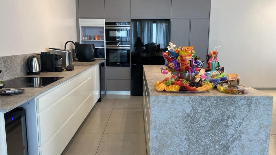 Royal suite Apt Penthouse Munbaz 4bd #140 floor 8 Apartment in Jerusalem