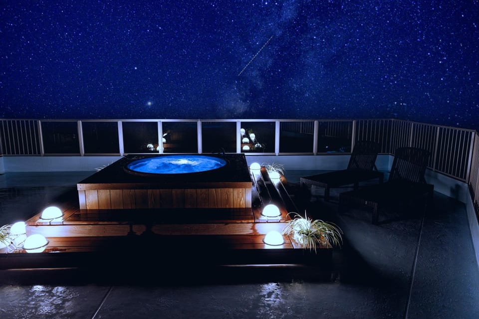 Night, Natural landscape, Hot Tub, View (from property/room), View (from property/room), Balcony/Terrace, Balcony/Terrace