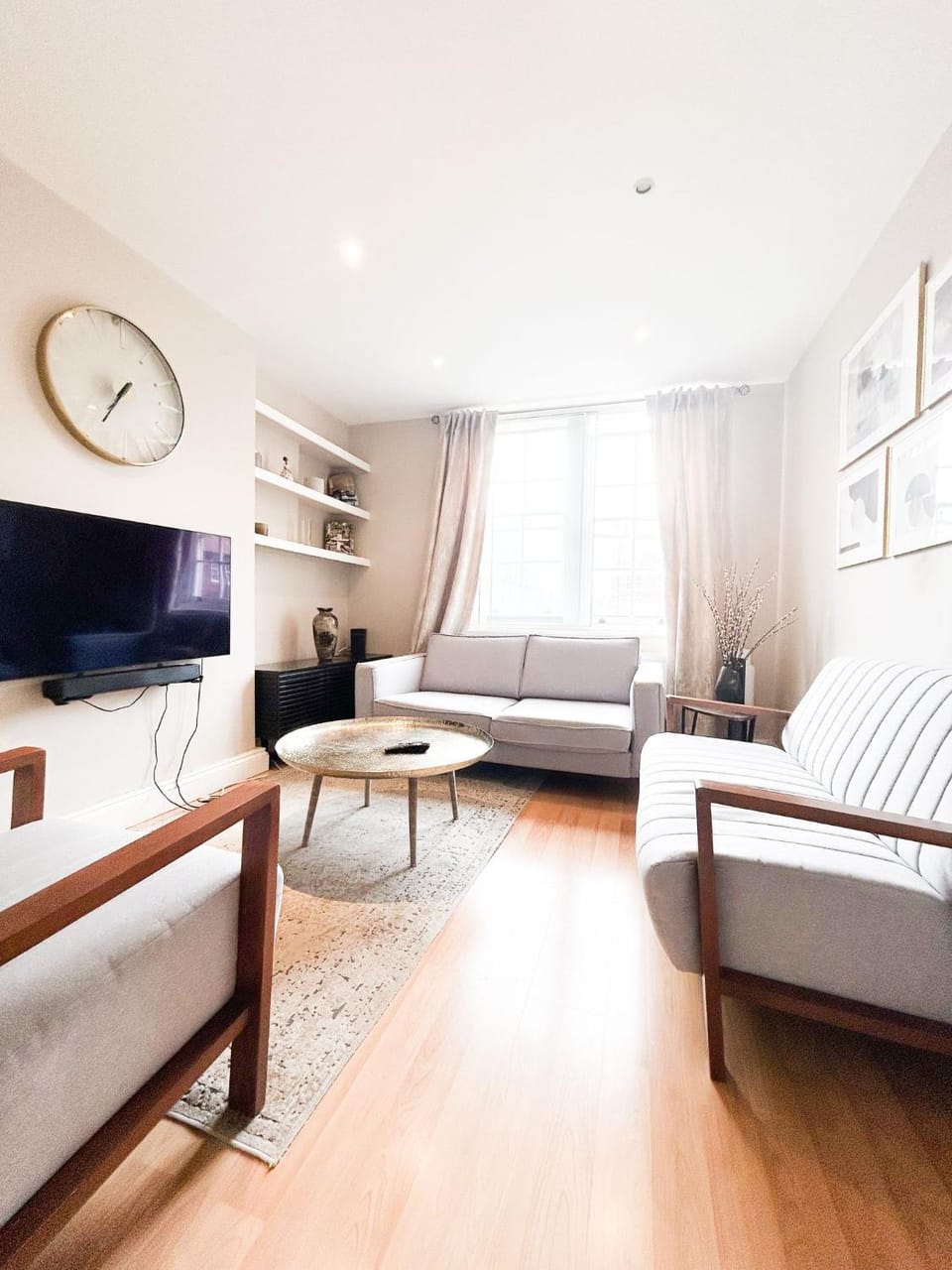 Hammersmith 2 Bedroom Flat River Thames Apartment in London Borough of Richmond upon Thames