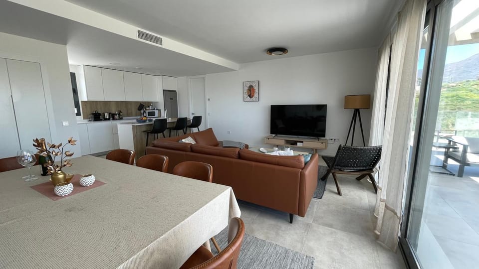 Intermobiliaria Rentals - South Bay III PH Apartment in Costa del Sol